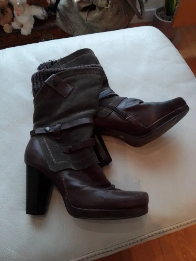 Botas de piel marrones