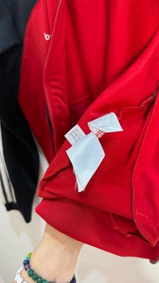 Chaqueta Adidas Retro Y2K Roja y Negra