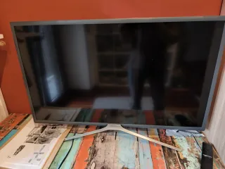 TV Samsung 32 Plata/Negro