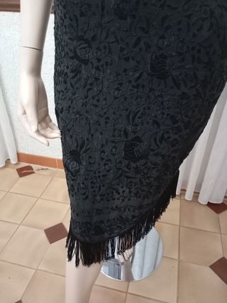 Vestido negro bordado oro talla única