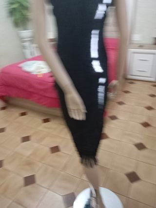Vestido negro bordado oro talla única