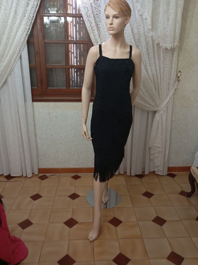 Vestido negro bordado oro talla única