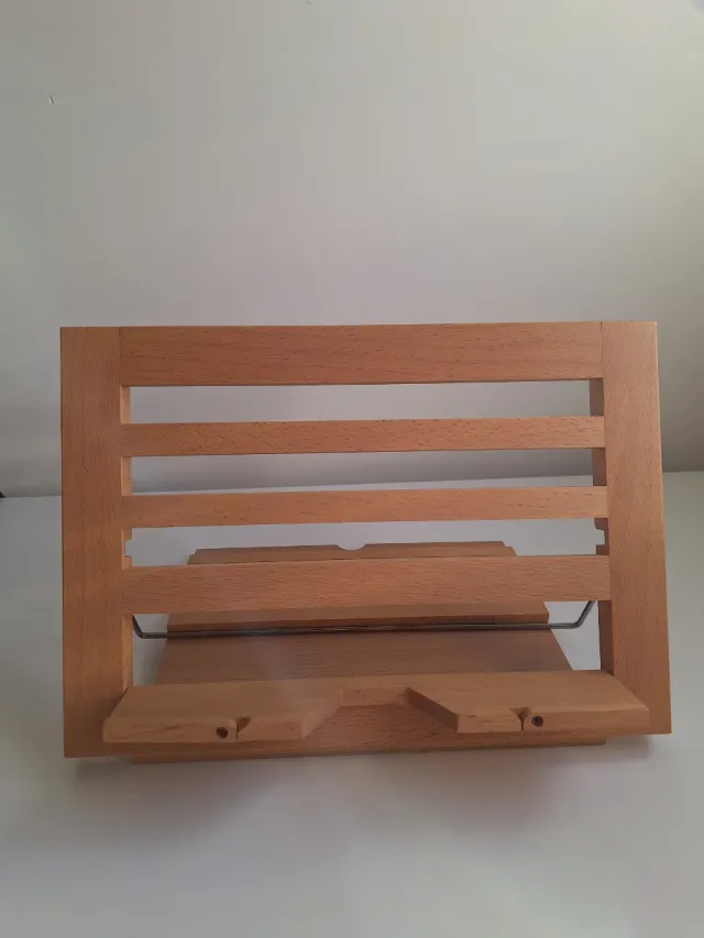 Atril de madera para libros o apuntes