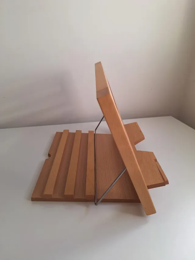 Atril de madera para libros o apuntes