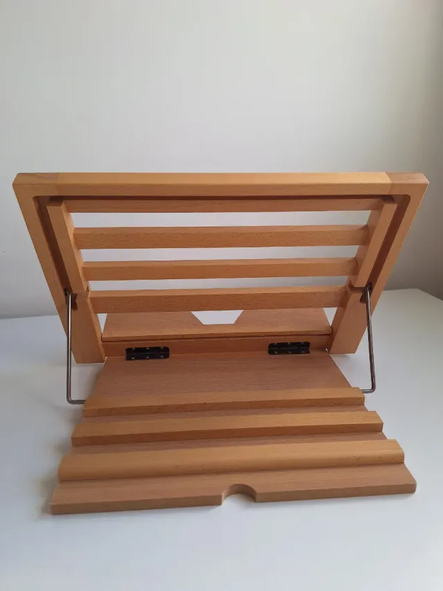 Atril de madera para libros o apuntes