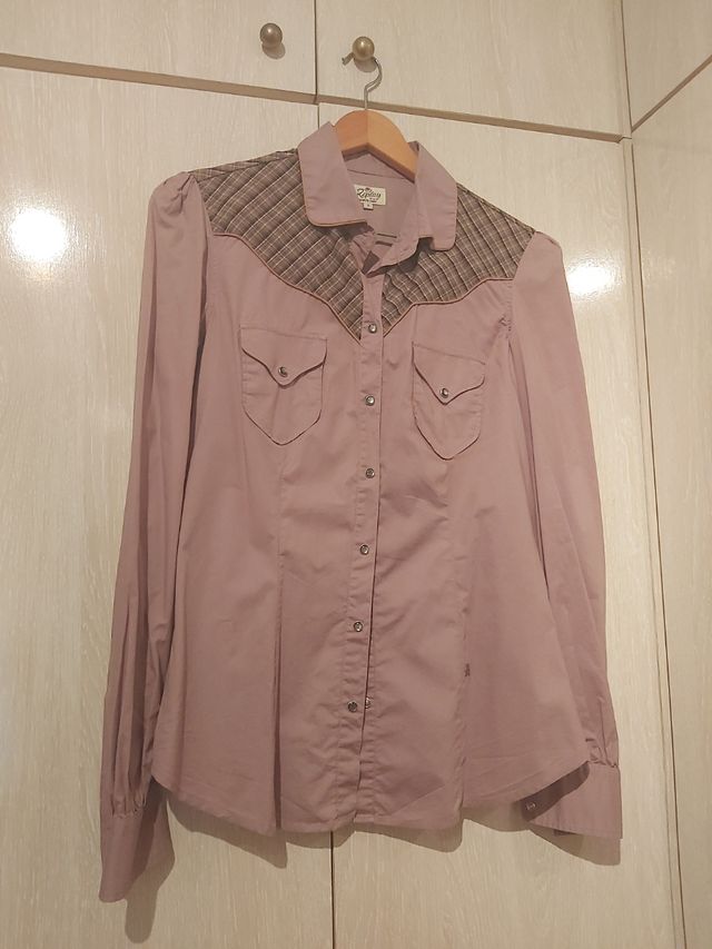 Camisa Replay estilo country, color malva. Talla S