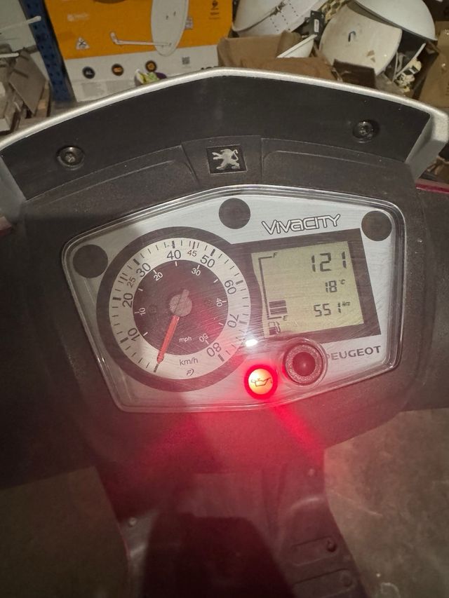 Peugeot Viva City Rojo nueva 500km.