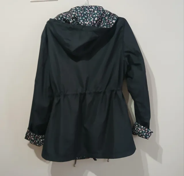 Chaqueta reversible con capucha