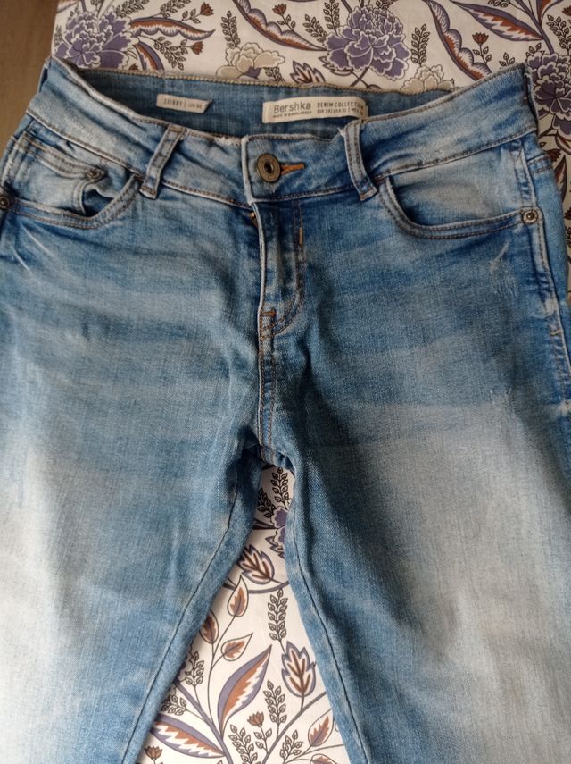 Lote 4 jeans. Tommy Hilfiger, etc