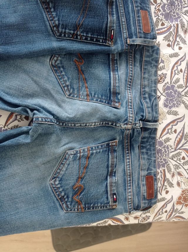 Lote 4 jeans. Tommy Hilfiger, etc