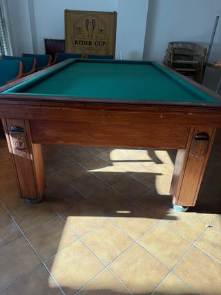 Mesa de billar a tres bandas