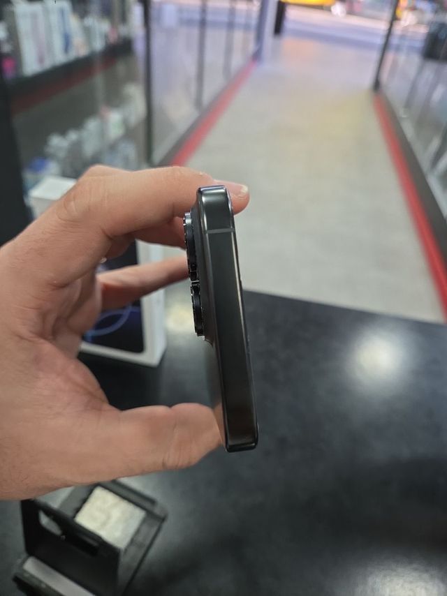 iPhone 16 Pro 128GB Negro Titanio