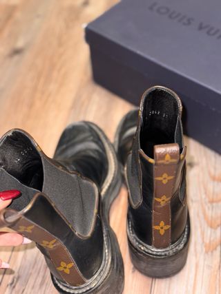 Botas Louis Vuitton Negras y Marrones, talla 37.