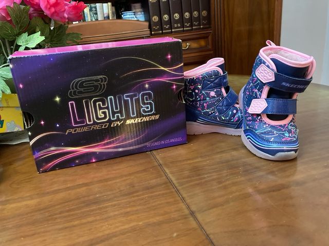 Botas Skechers Lights Niña Talla 22