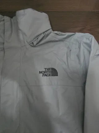 Chaqueta The North Face Gris