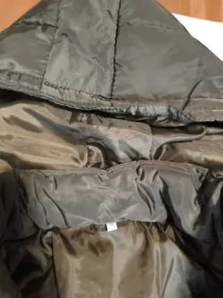 Parka talla M,verde militar, con capucha desmontab