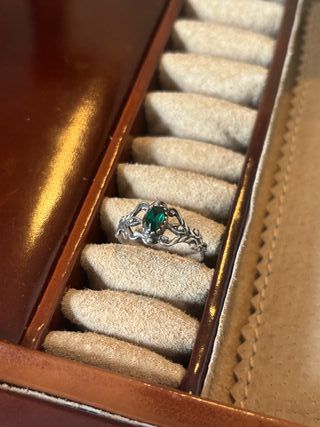 Anillo vintage Estilo Victoriano · Plata de ley
