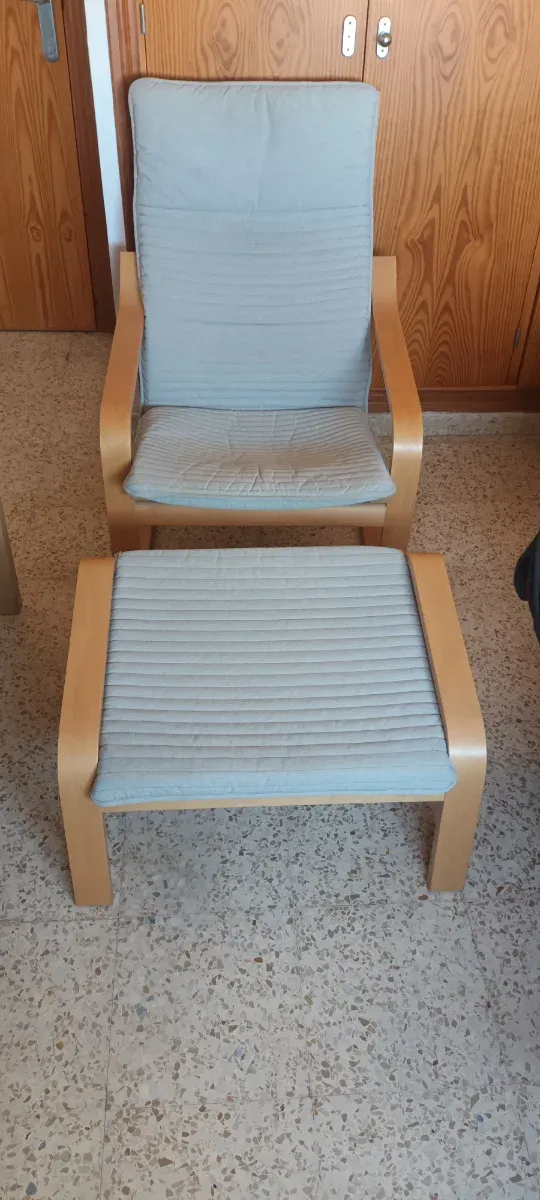 Sillón y reposapiés POÄNG IKEA