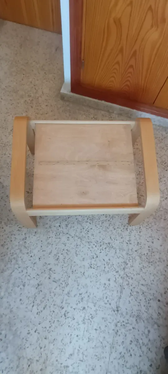 Sillón y reposapiés POÄNG IKEA