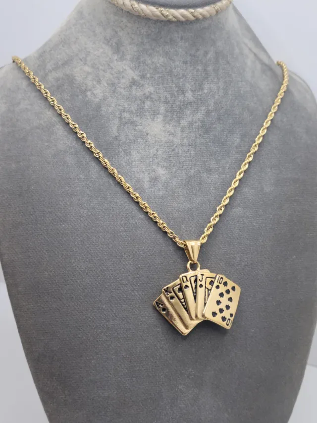 Colgante de cartas de póker dorado