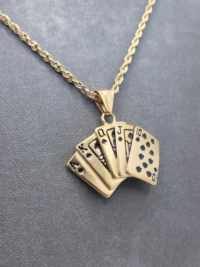 Colgante de cartas de póker dorado