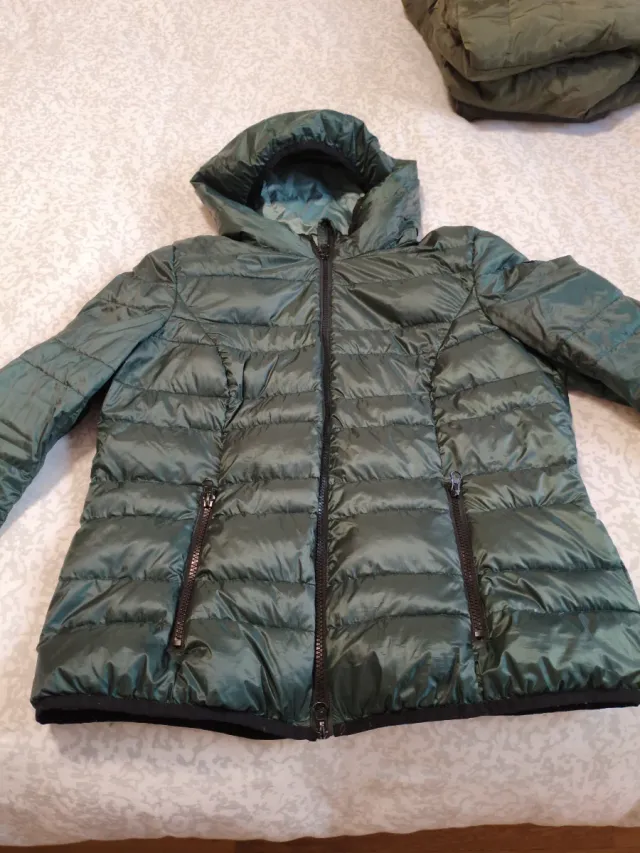 Plumas Esprit Mujer Verde
Talla 40-42 muy ligero