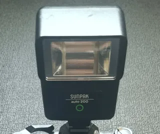 Flash Sunpak Auto 200