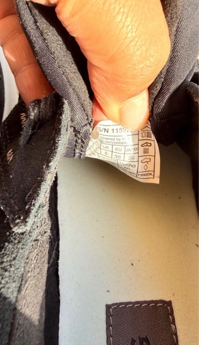 Ugg negras originales nuevas modelo Goldencush 