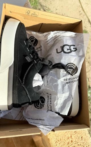Ugg negras originales nuevas modelo Goldencush 