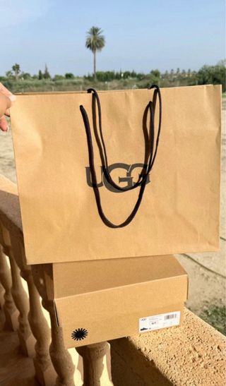 Ugg negras originales nuevas modelo Goldencush 