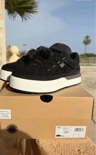 Ugg negras originales nuevas modelo Goldencush 