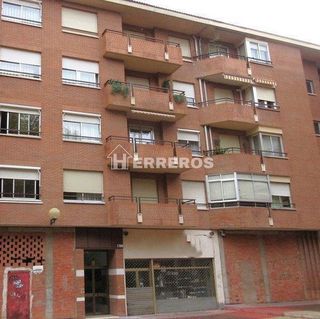 Local comercial en venta en Universidad - Los Lirios en Logroño