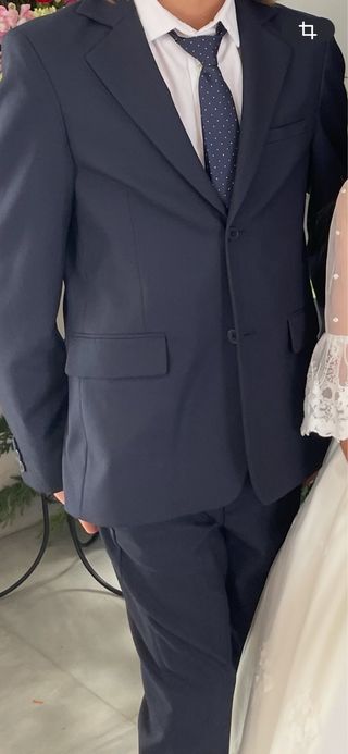 Traje azul marino de niño