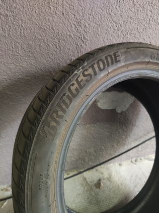 Neumático Bridgestone