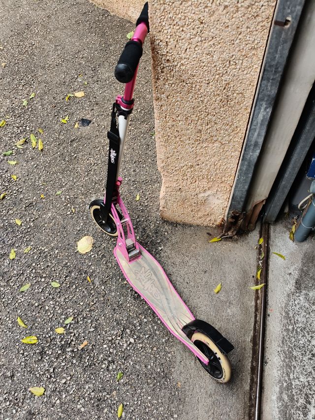 Patinete rosa plegable