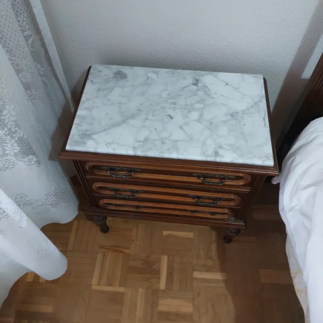 Conjunto completo: 2 Camas 90, Armario y Mesita