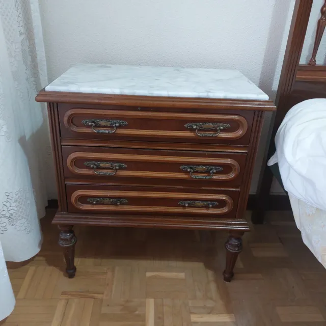 Conjunto completo: 2 Camas 90, Armario y Mesita