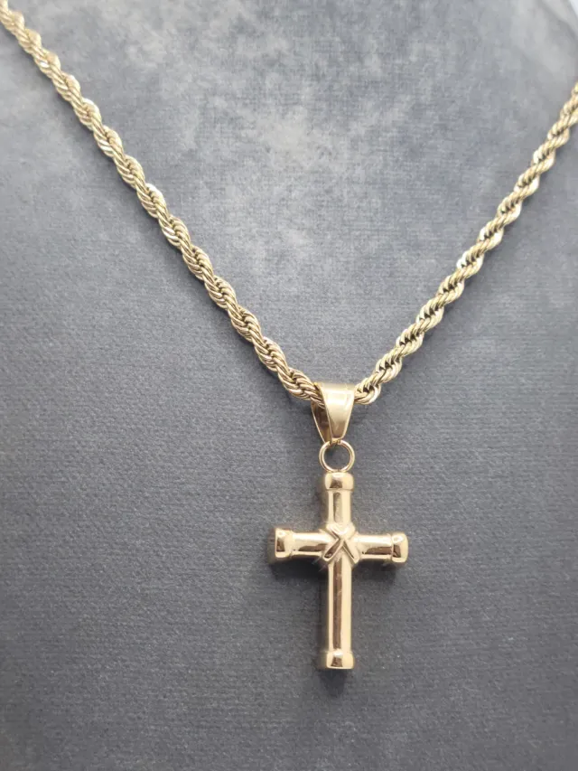 Colgante Cruz con Cordón Rizado
