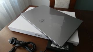 Portátil MSI Creator 17 A10SE-206ES