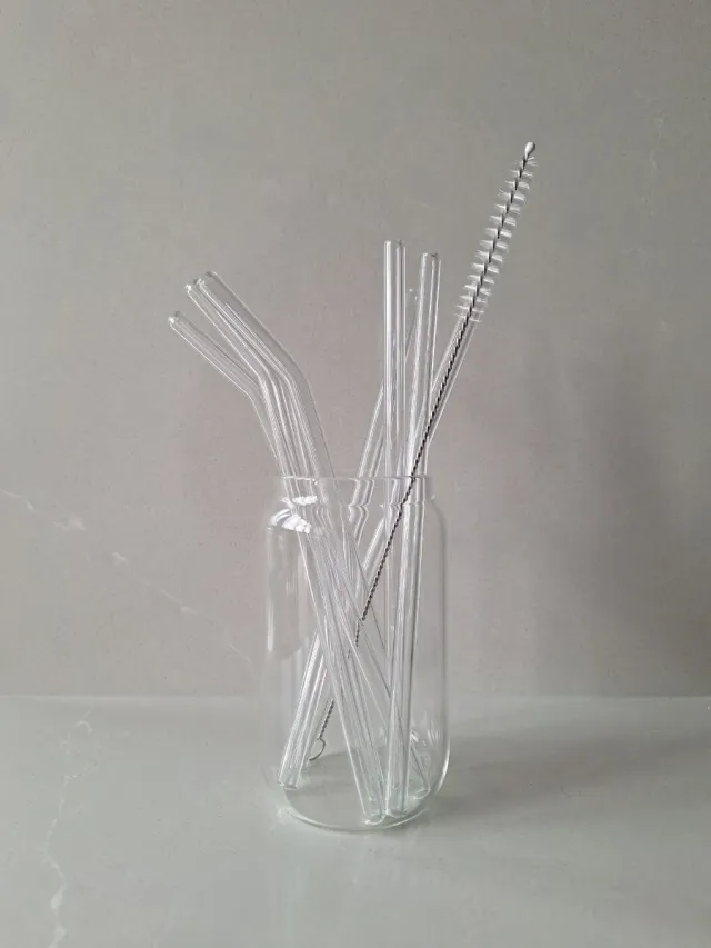 Vaso cristal + 8 pajitas cristal + limpiador