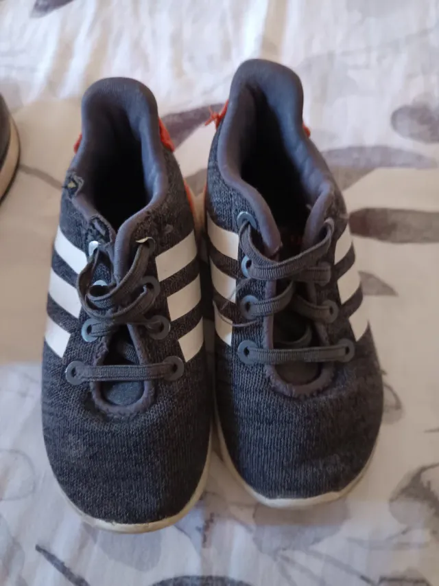 Zapatitos niño Adidas 23