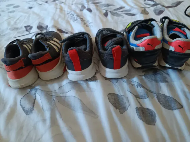 Zapatitos niño Adidas 23