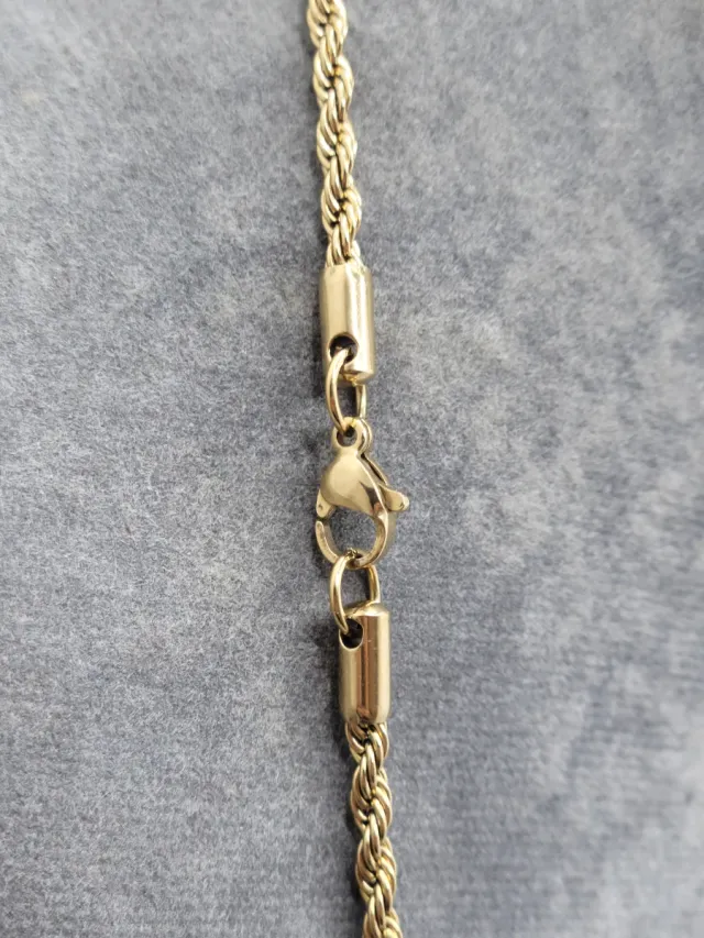 Colgante mancuerna con cordón rizado incluido