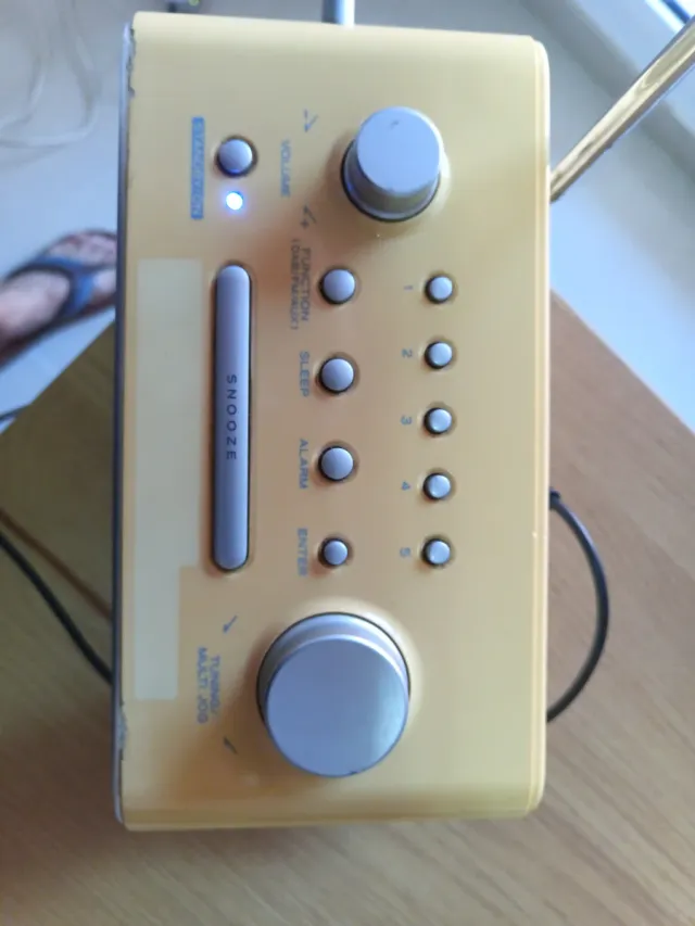 Rádio TEAC R-3 DAB/FM