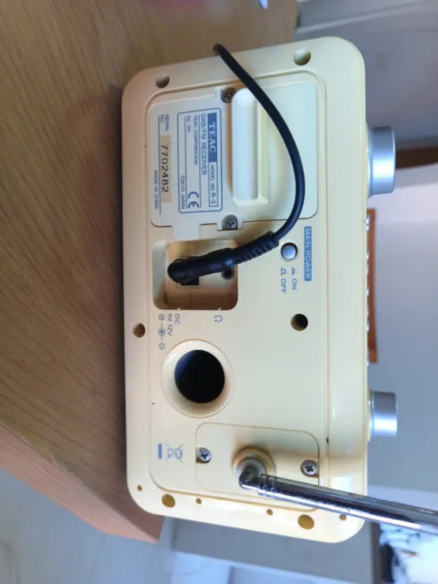 Rádio TEAC R-3 DAB/FM