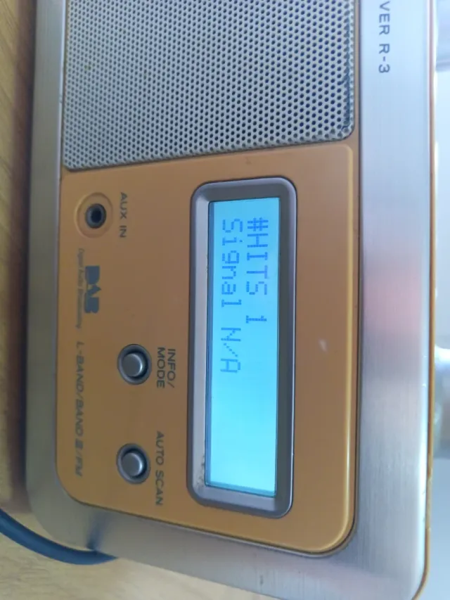 Rádio TEAC R-3 DAB/FM