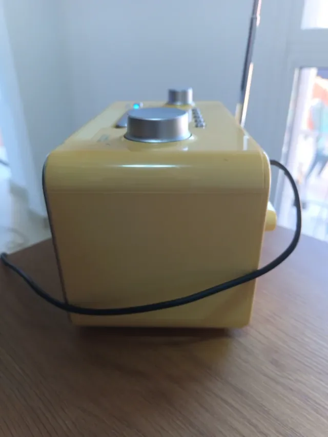 Rádio TEAC R-3 DAB/FM