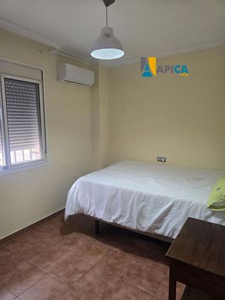 Casa adosada en alquiler en La Granja-La Colina-Los Pastores en Algeciras