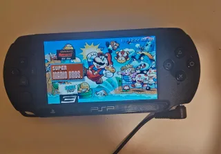 PSP Street + Tarjeta SD con Juegos y cargador