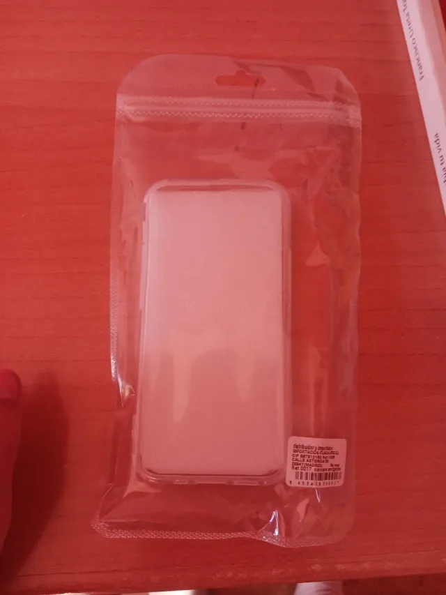 Funda iPhone 13 mini sin usar
